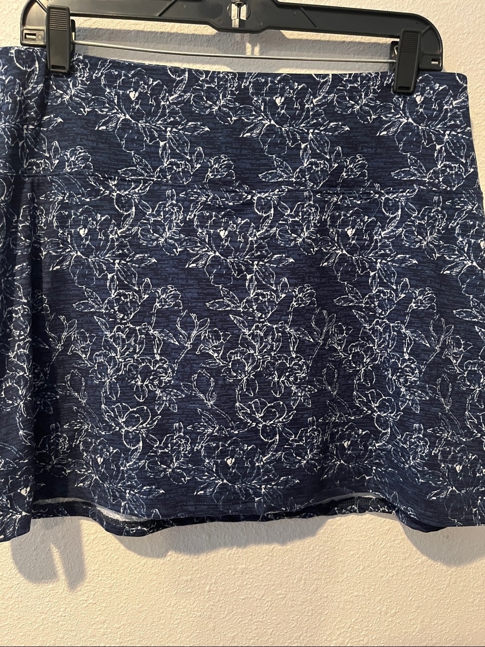 Skort Navy Floral-Print 
Mini Athletic Skirt/Skort
Sz L